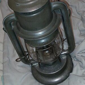 ANTIQUE DIETZ RAYO 100 LANTERN